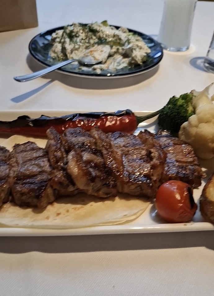 Rakının yanına et mi, balık mı tercihin?