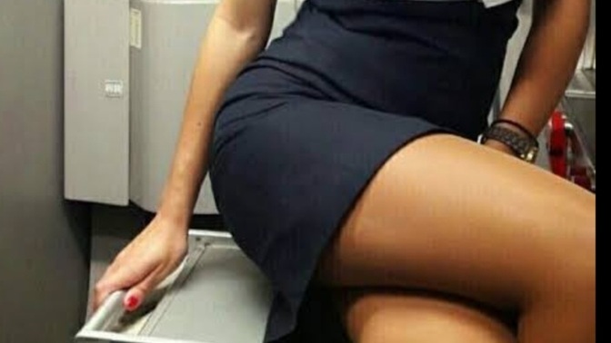 Kabin memuru (hostes) kadınlar nasıl bakımlı olurlar ve ne yapar kullanirlar bilen var mi?