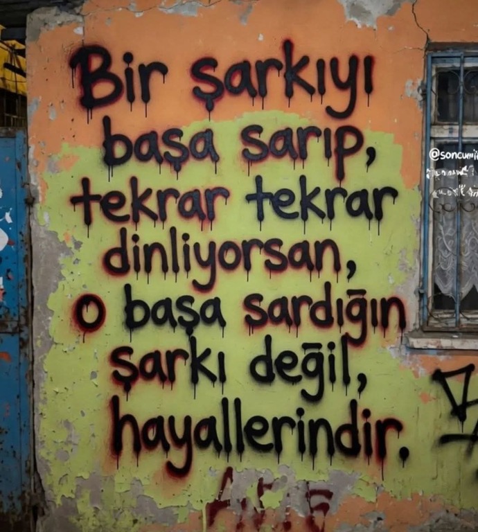 Bir şarkıyı başa sarıp sarıp tekrar tekrar Dinler misiniz?