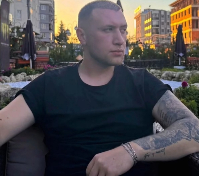 Resimlere bak en çok hangisini yakışıklı buldun?