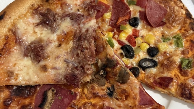 Bugün 3 çeşit pizza pişirdim benim gibi hamaratı bulunur mu?