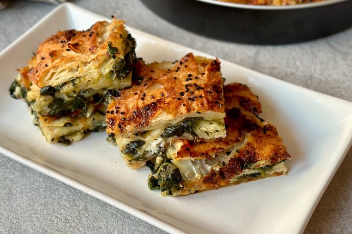 Ispanaklı börek sever misin?