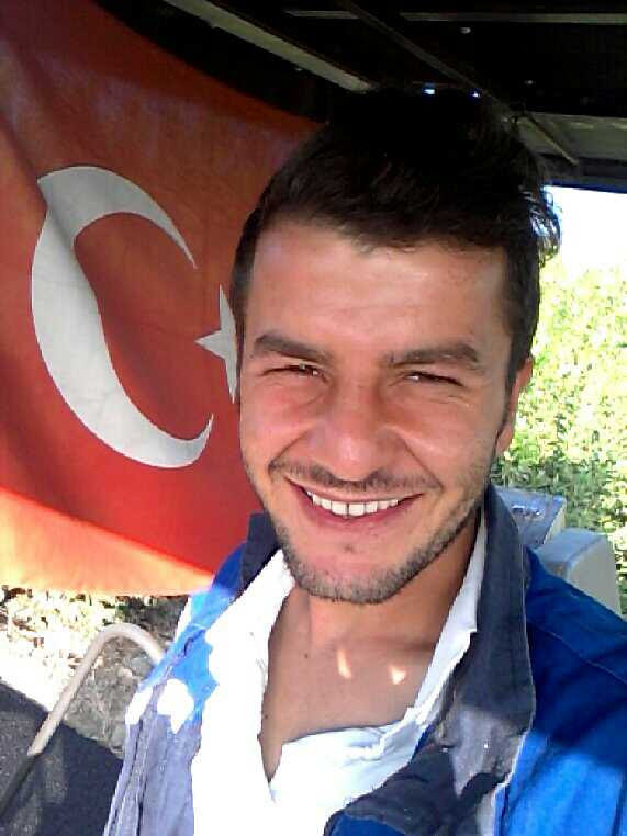 Bayrak ile resim çekilir misin?
