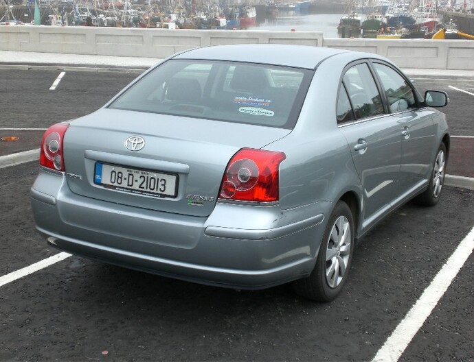 Opel Vectra C mi Toyota Avensis T25 mi?