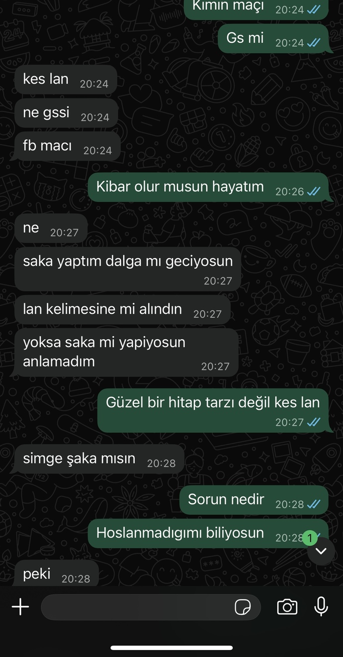 Devamlı böyle konusuyor normal mi sevdiğinden şaka mı yapıyor?