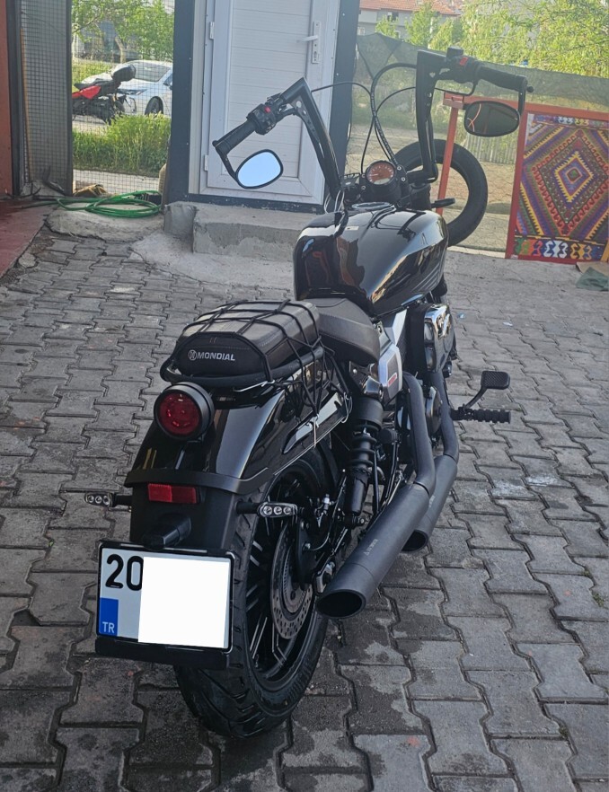 Siyah inci makyajına mini dokunuş yaptım, sizce nasıl olmuşuz?