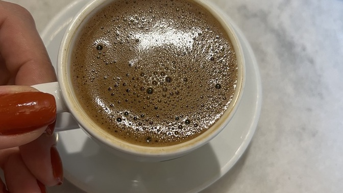 Kimlere akşam kahvesi ısmarlayayım?