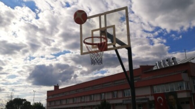 Bilin balım bu basketi kim atmıştır😅?