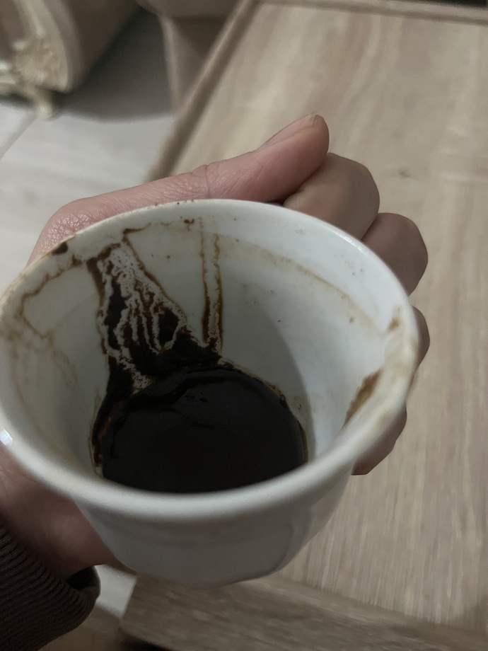 Kızlar falıma bakar mısınız, kahve falımı detaylı yorumlar mısınız?
