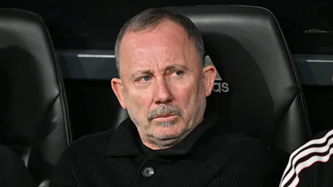 Beşiktaş'ta Sergen Yalçın ile yollar ayrıldı! Sizce doğru karar mı?