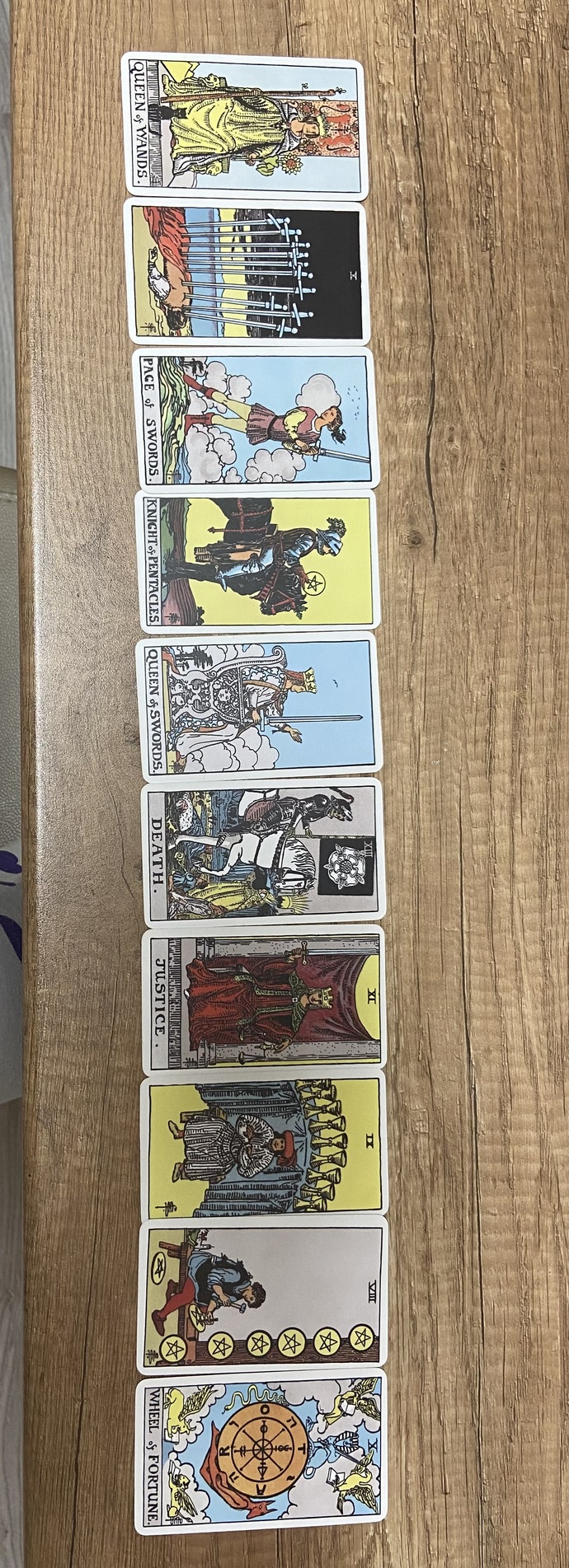 Ücretsiz tarot falı baktırmak istiyorum, tarotuma bakar mısınız?