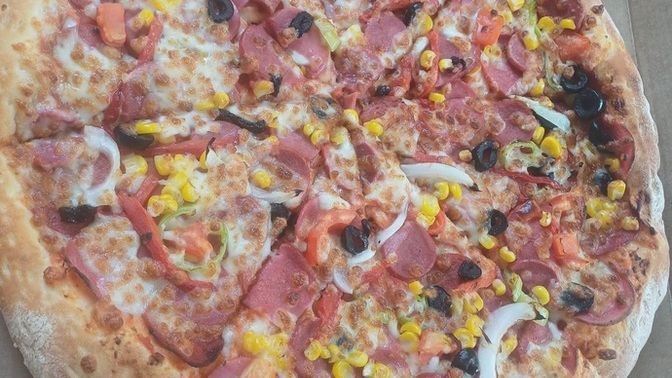 Gece gece pizza yemek zararlı mı, kilo aldırır mı yoksa efsane mi?