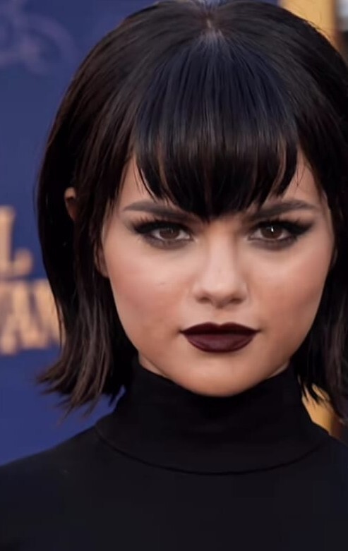 Sakın eller titremesin! Ruj sürmek 💄 ince işçilik midir?