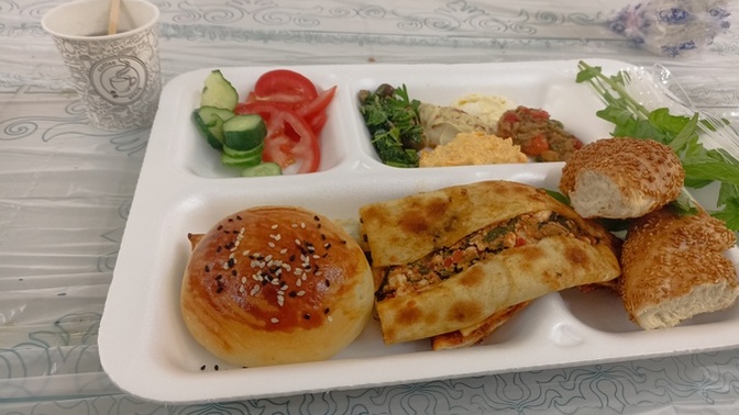 300 TL verip böyle bir kahvaltı tabağına gider misiniz, sizce değer mi?