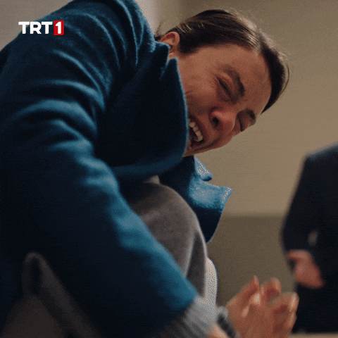 Eve geldiniz kapıda böyle bir manzara ne yaparsınız?