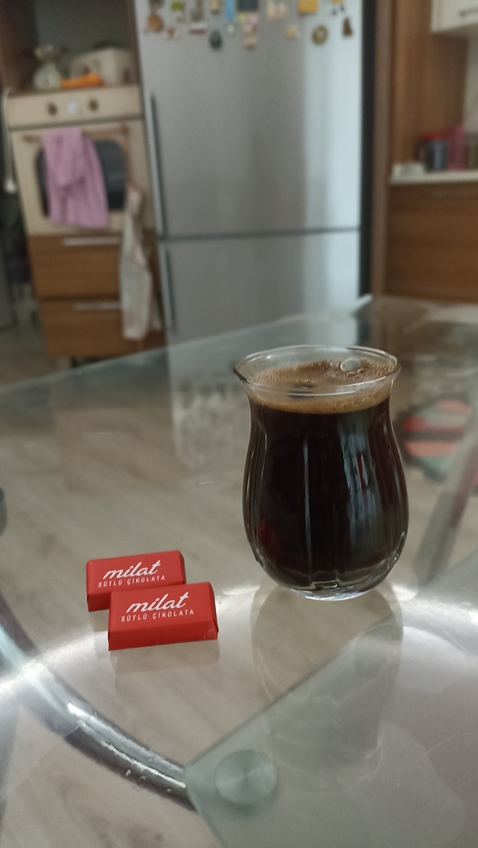 Bugün kahve çikolata keyfi yaptık mı, ne içtik ne yedik anlatsanıza?
