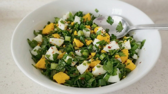 Yumurta salatasının içine ne konur, sizin için olmazsa olmaz malzeme nedir?