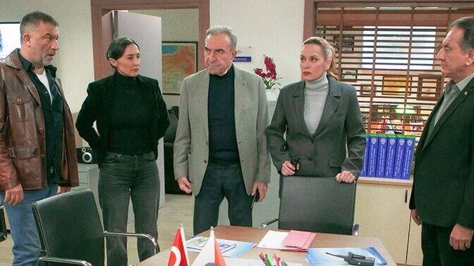 Arka Sokaklar Dizisi Final Yapma Kararı Aldı ! 20 yıllık macera sona eriyor ! ne düşünüyorsunuz?
