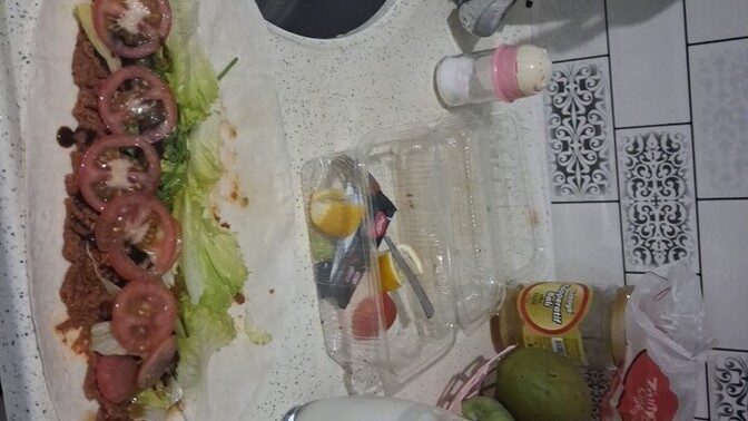 Size 3 dilim çiğköfte bırakılırsa siz ne yaparsınız, nasıl yersiniz?