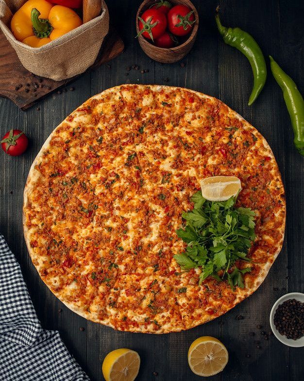 Lahmacun mu etli ekmek mi?