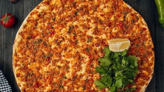 Lahmacun mu etli ekmek mi?