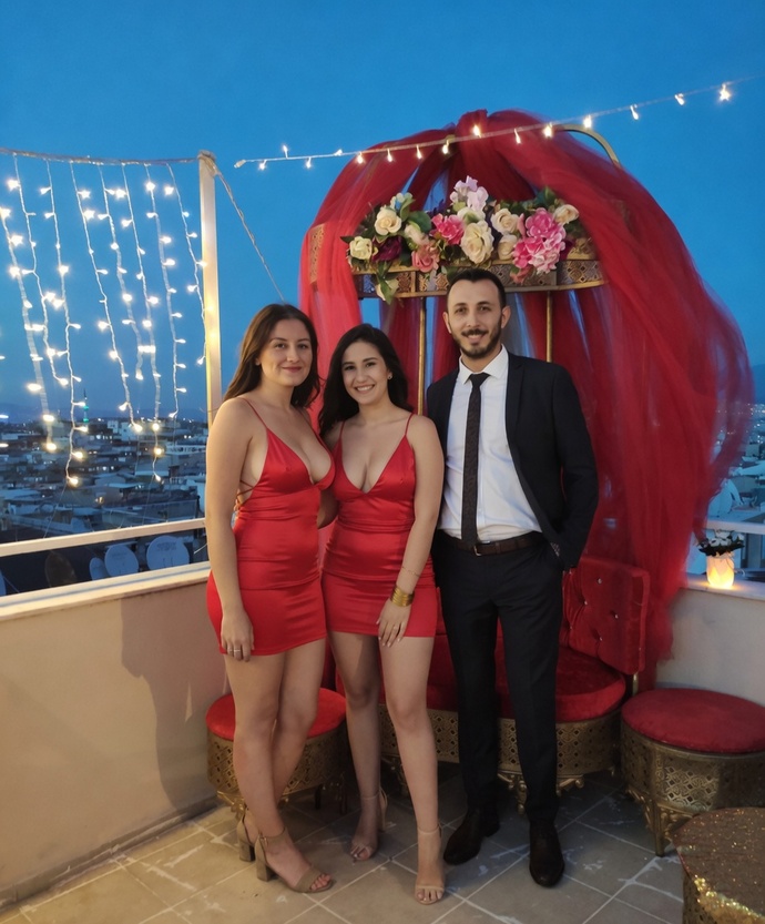 Arkadaşımla aynı elbiseyi ve ayakkabıyı giymek pişti sayılır mı, sizce sorun olur mu?