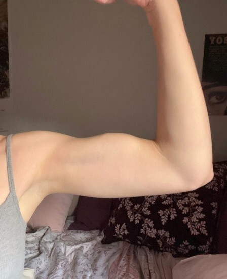 Kızlar benim biceps erkeklerden daha fazla suşi yemek isterseniz falan burdayım 😹😹?