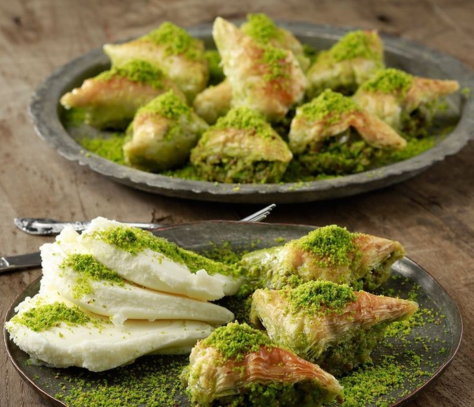 Yazın dondurmalı baklava yer misin?