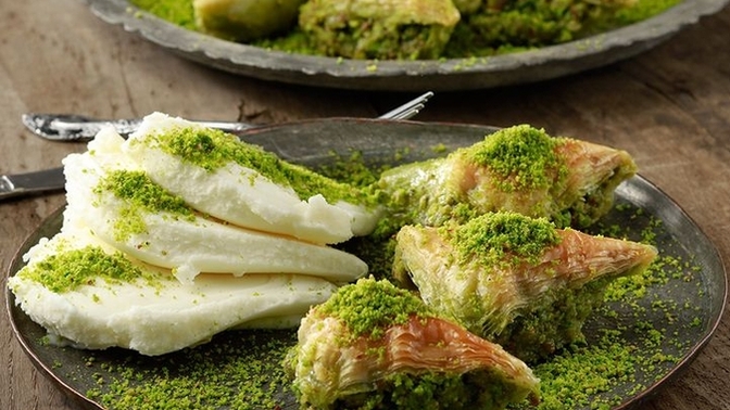 Yazın dondurmalı baklava yer misin?
