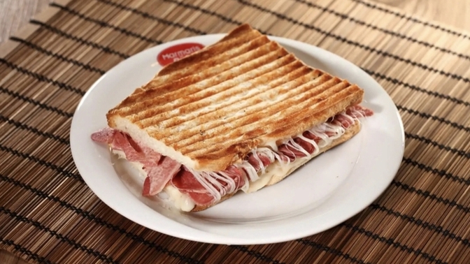 Bol malzemeli tost sever misiniz?