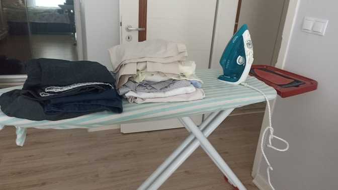 Yaz aylarında ütü yapmak neden bu kadar zor geliyor, siz nasıl baş ediyorsunuz?