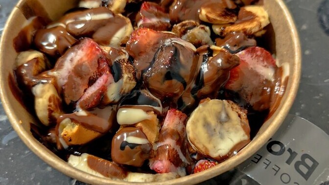 Sizin asla hayır diyemeyeceğiniz tatlı hangisi, waffle mı antep katmeri mi?