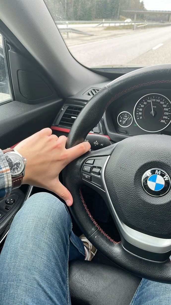 Araba kullanmayı biliyor musun?
