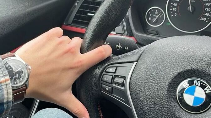 Araba kullanmayı biliyor musun?