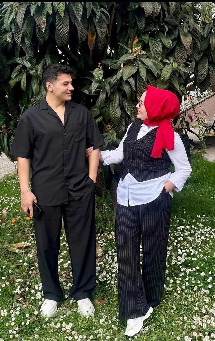 Küçük yaşta anne olup çocuklarla birlikte büyümek mi daha iyi, yoksa ileri yaşta anne baba olmak mı?