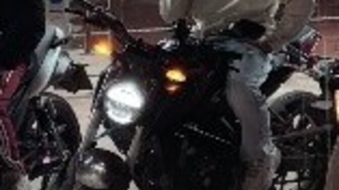 Fotoğraftaki bu motorun marka ve modelini nasıl öğrenebilirim?