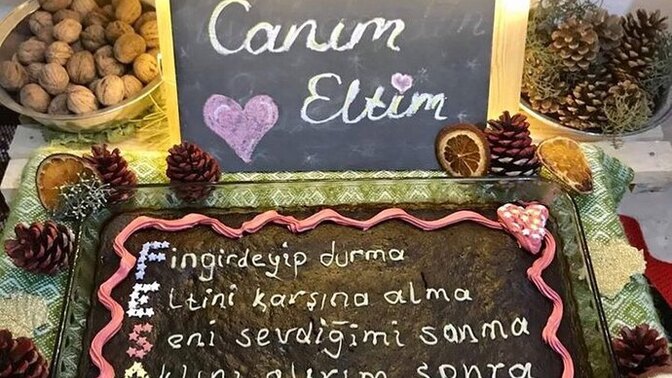 Yüz yüze konuşurken ağzınızdan çıkan o tükürük damlası arkadaşınızın suratına şlap diye fırlasa napardınız?