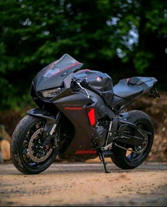 Hangi Honda makine daha çekici havalı?