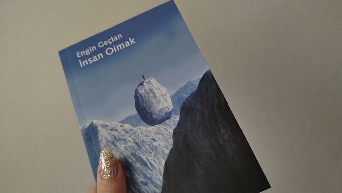 Şu aralar elinizden düşmeyen, bir solukta okuduğunuz kitap hangisi?