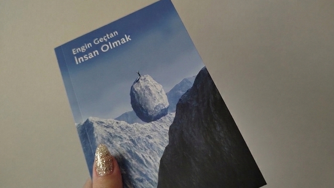 Şu aralar elinizden düşmeyen, bir solukta okuduğunuz kitap hangisi?
