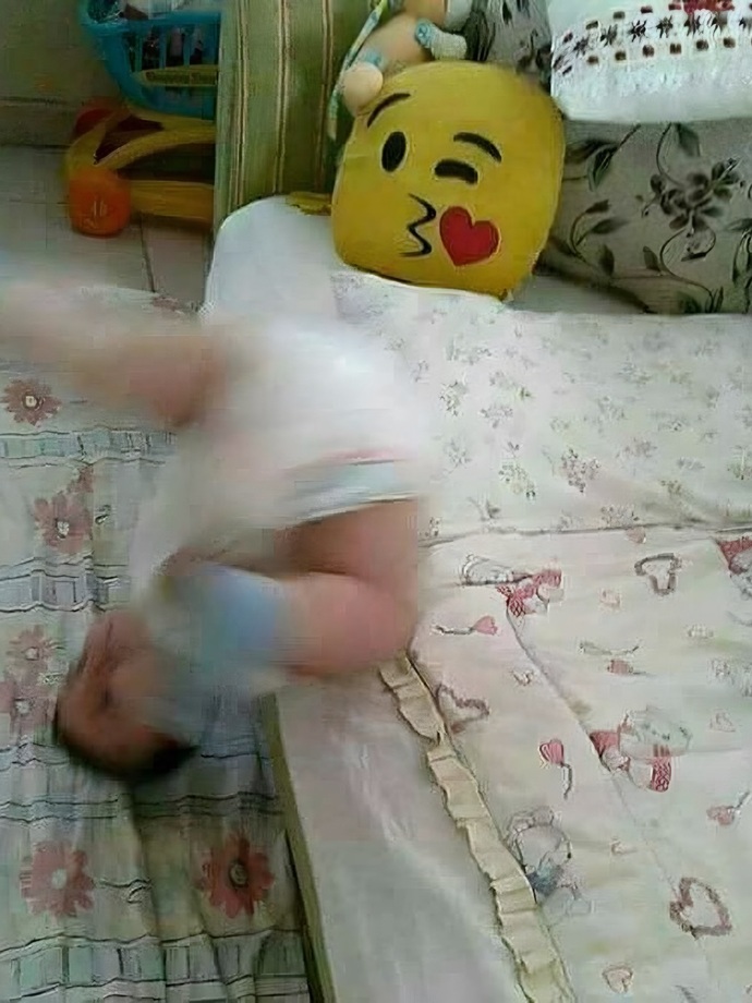 Yolda ayağa yapışan sakız mı olmak isterdin yoksa? Asansör düğmesi mi?