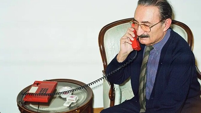 Zamanda yolculuk yapabilseniz Ecevit'e ne söylerdiniz?