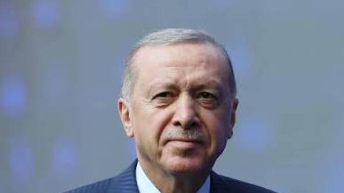 Cumhurbaşkanı Erdoğanı bu kadar çok sevmek normal mi sizce?