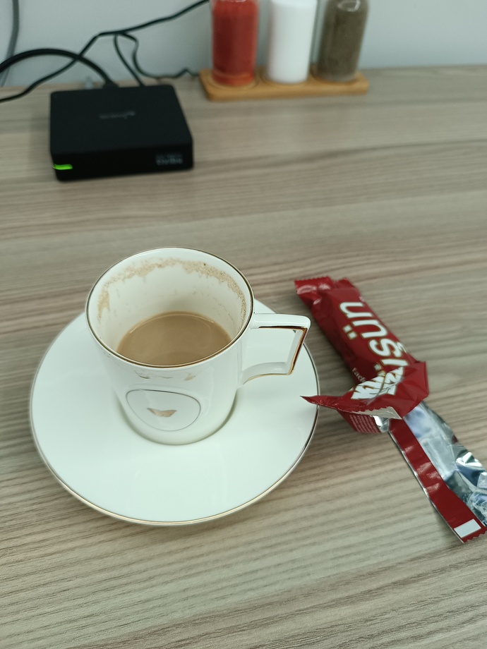 Kahve çikolata seansında tek başıma sıkıldım, siz şu an ne yapıyorsunuz?