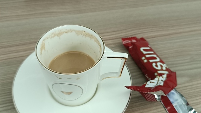 Kahve çikolata seansında tek başıma sıkıldım, siz şu an ne yapıyorsunuz?