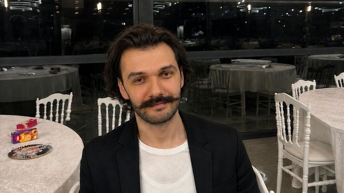 Çok çirkin olduğum için kızlar bana bakmıyor her şey yüz mü?