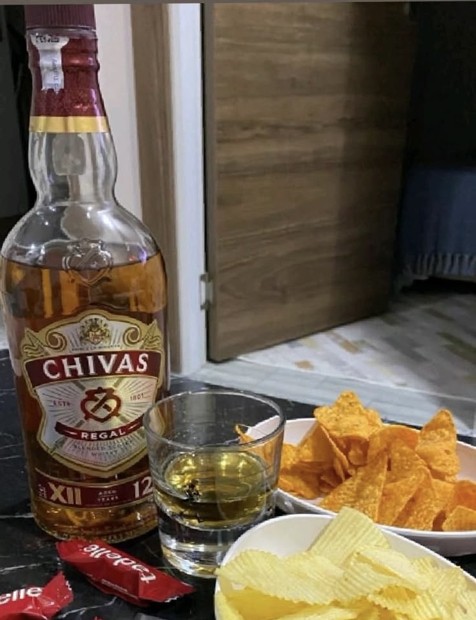 İnsan derdi varken mi içer mutluyken içemez mi?