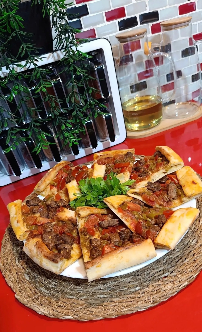 Ev yapımı etli pide severmisiniz?