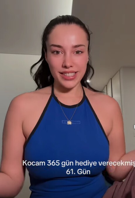 Her güne 1 hediye! Ona 365 gün boyunca her gün hediye veren eşini kameraya çekti sizce bu bir gösteriş mi?