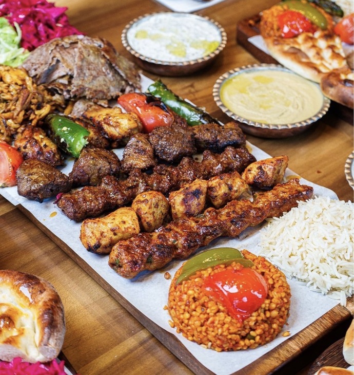 Bu karışık kebabı tek başına bitirebilir misin?